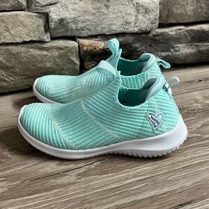 Sketchers shoes/11